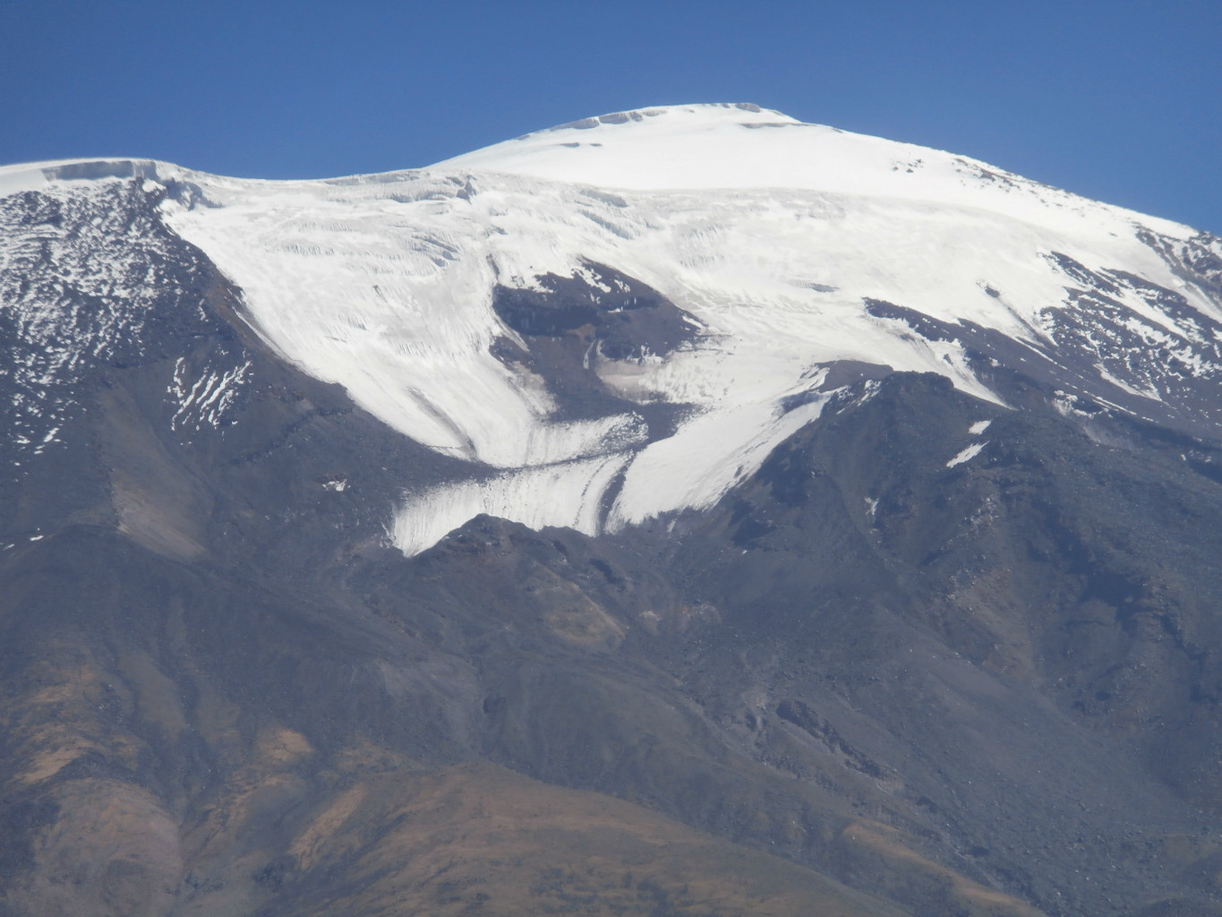 Depuis la route Dogubayazit en allant à Igdir, on a même une rencontre de glacier avec une moraine longitudinale