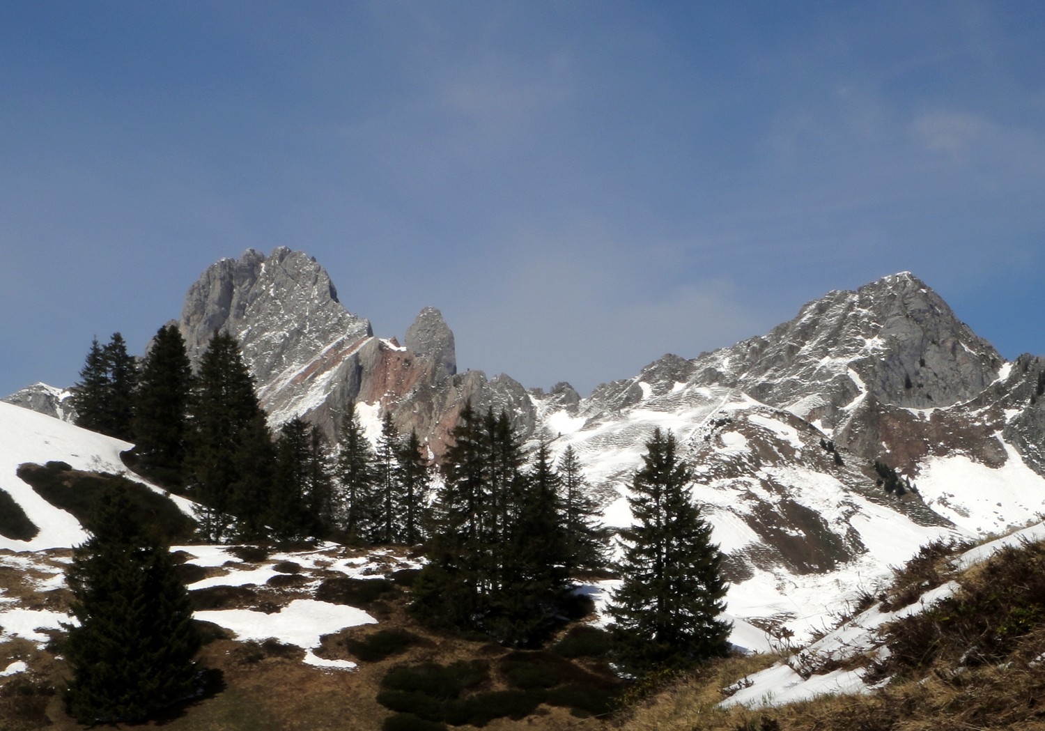 Caprice neigeux à la Dent de Ruth (chaine des Gastlosen CH)