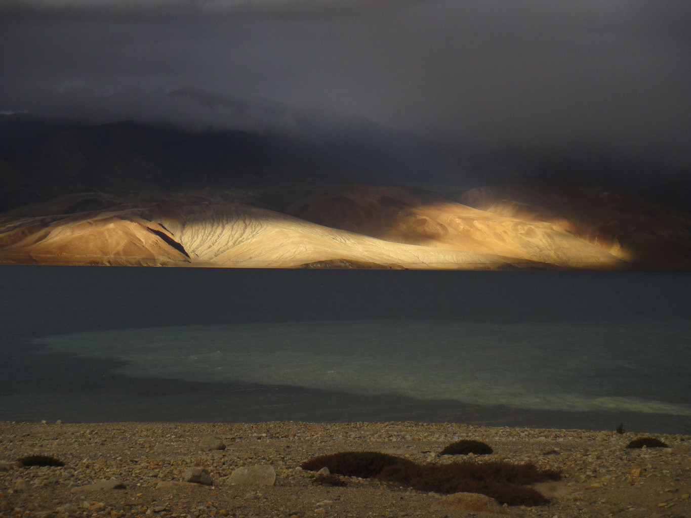 Dernier rayon de soleil sur le Tso Moriri