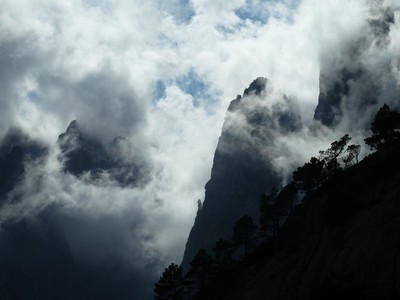 Bavella en Corse, vu depuis le dos d'Eléphant Bavella en Corse, vu depuis le dos d'Eléphant
