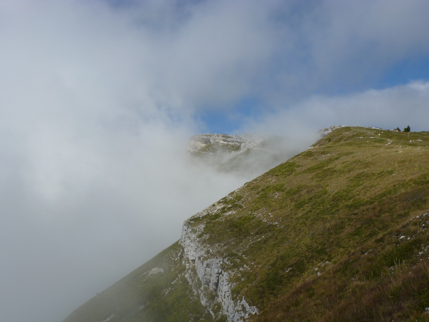 Brouillard sur la face SO du Margériaz