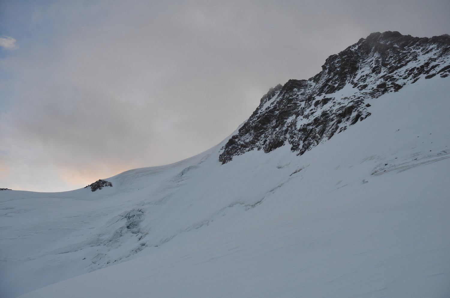 Fletschhorn Face W : traversée du Grüebugletscher