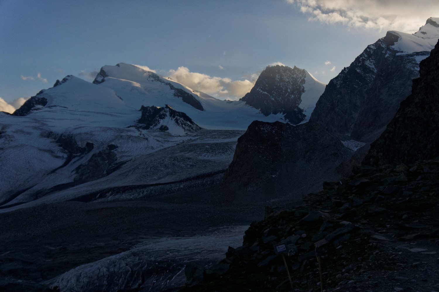 A droite le Rimpfischhorn