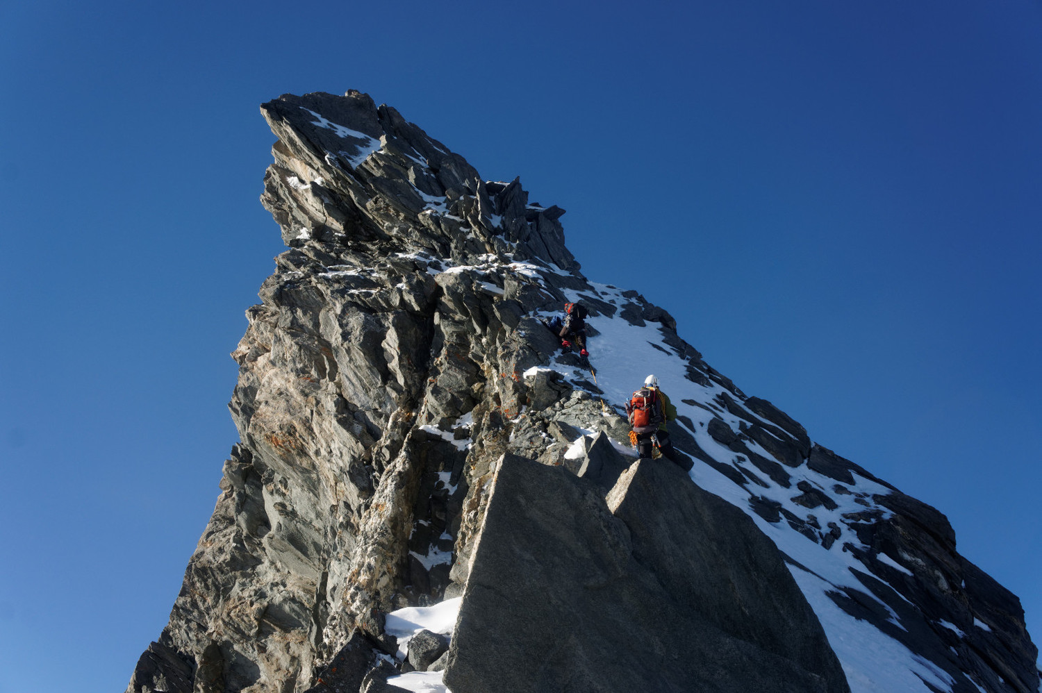 Section d'escalade facile mais pauvre en points pour assurer