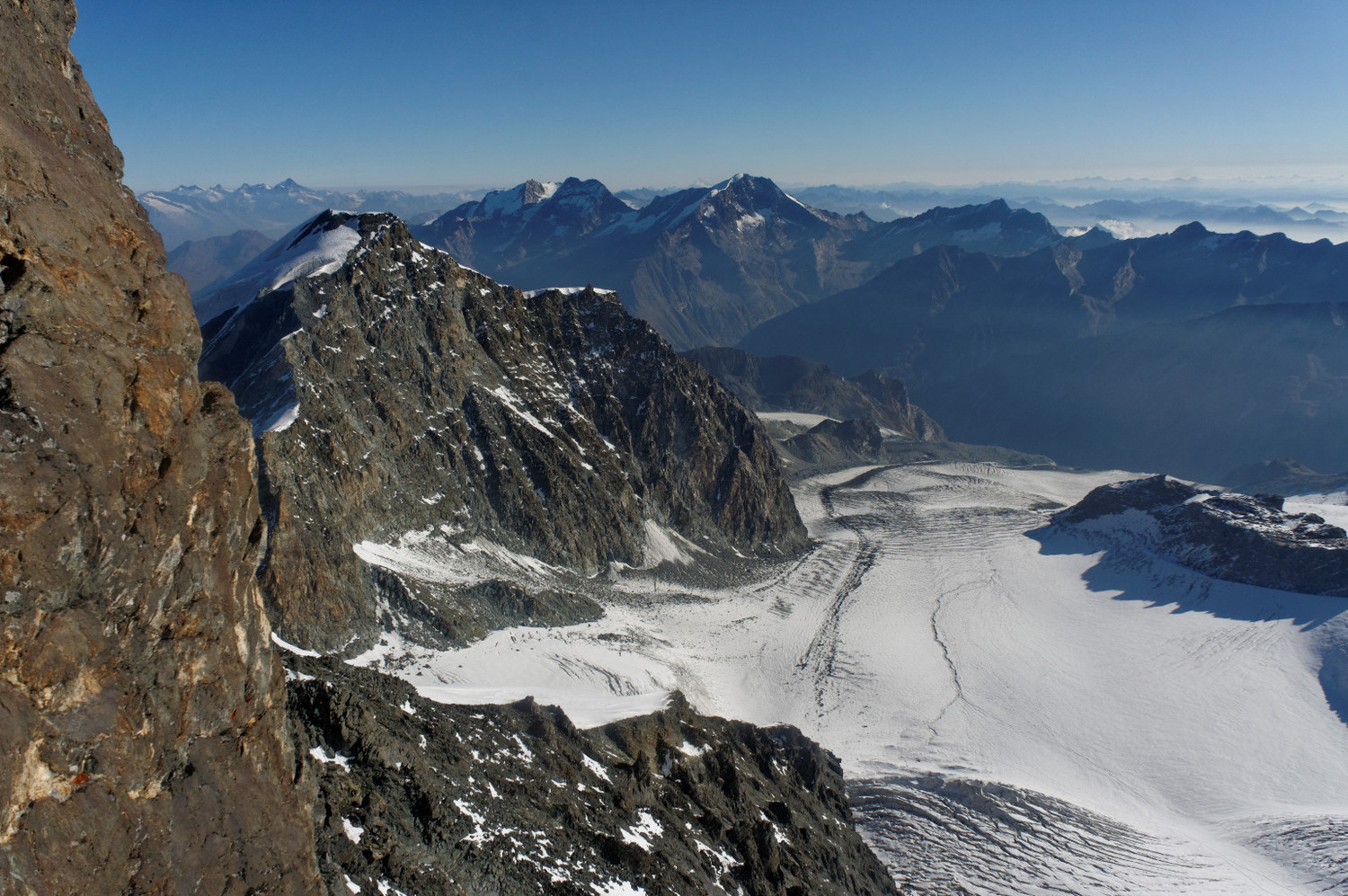 Le glacier que nous venons de traverer. Il faut rester rive gauche!
