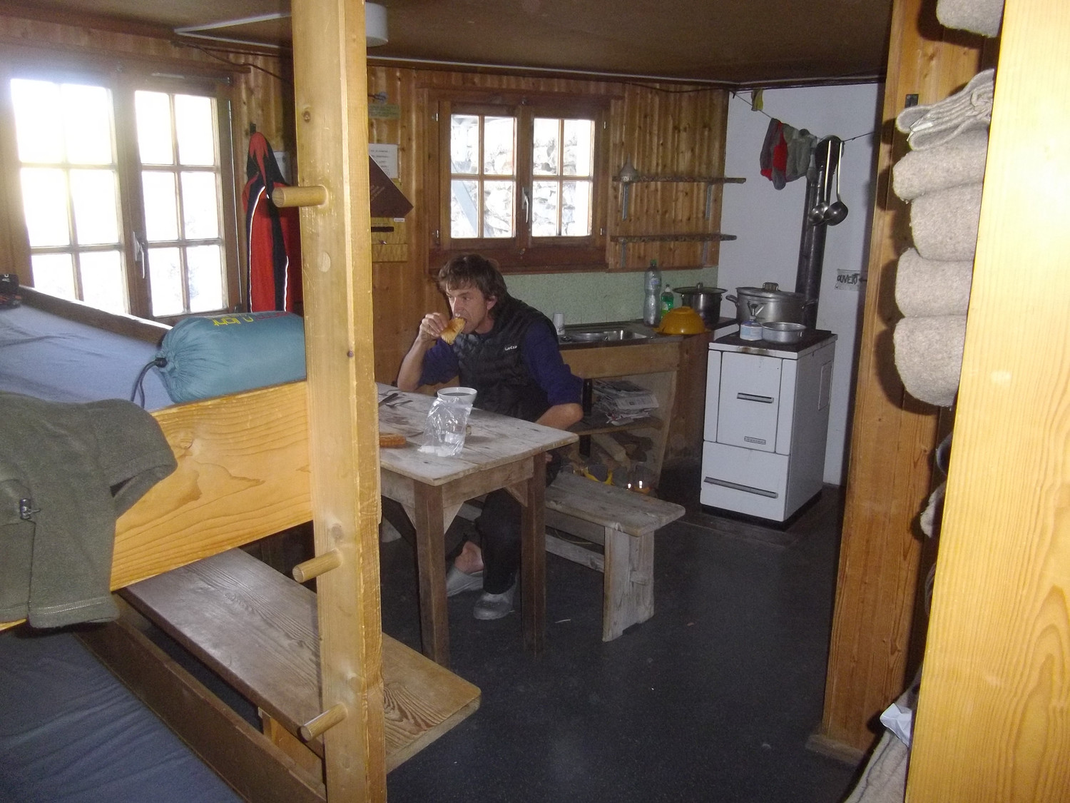 Cabane Bertol, refuge hiver