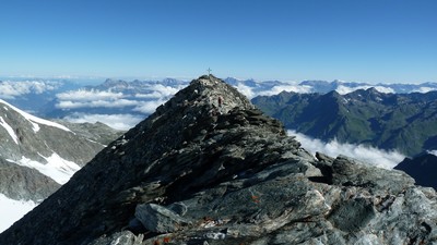 Arrivée au sommet du Combin de Corbassière Arrivée au sommet du Combin de Corbassière