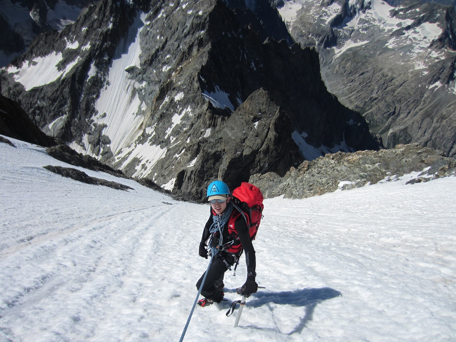 Dans les pentes terminales de la face sud de la Barre des Ecrins