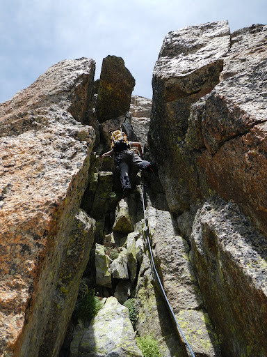La fissure de la crête du Pedros, sortie à droite