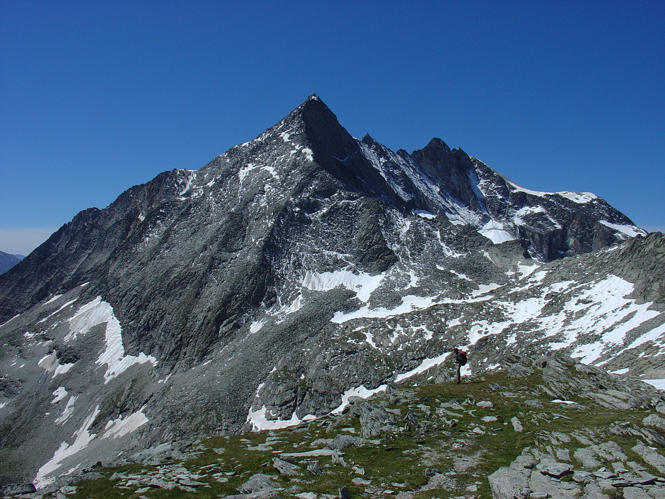 la pointe de l'Echelle et l'homme tout petit