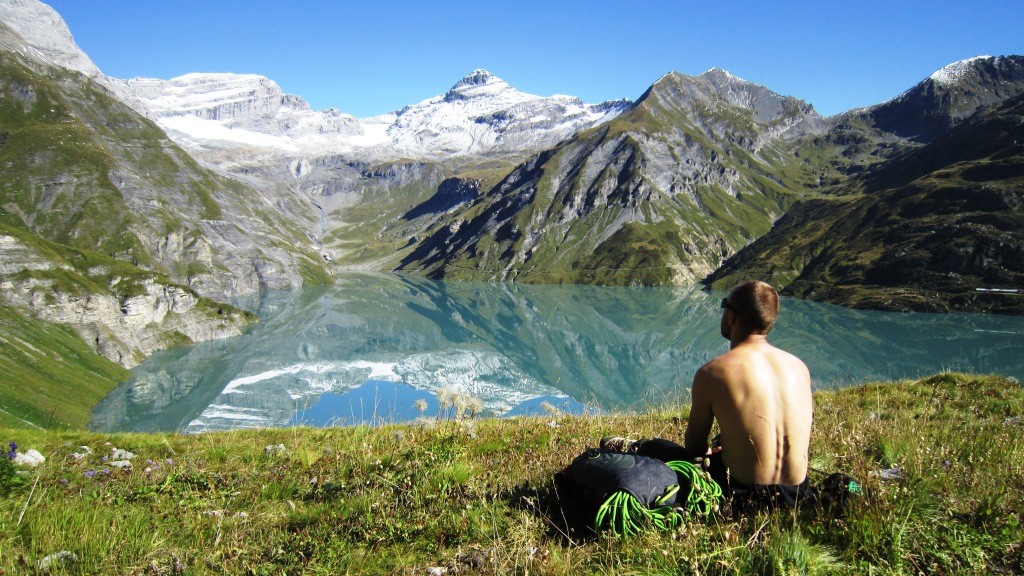 Reflet sur Emosson avant le Pic duTenneverge