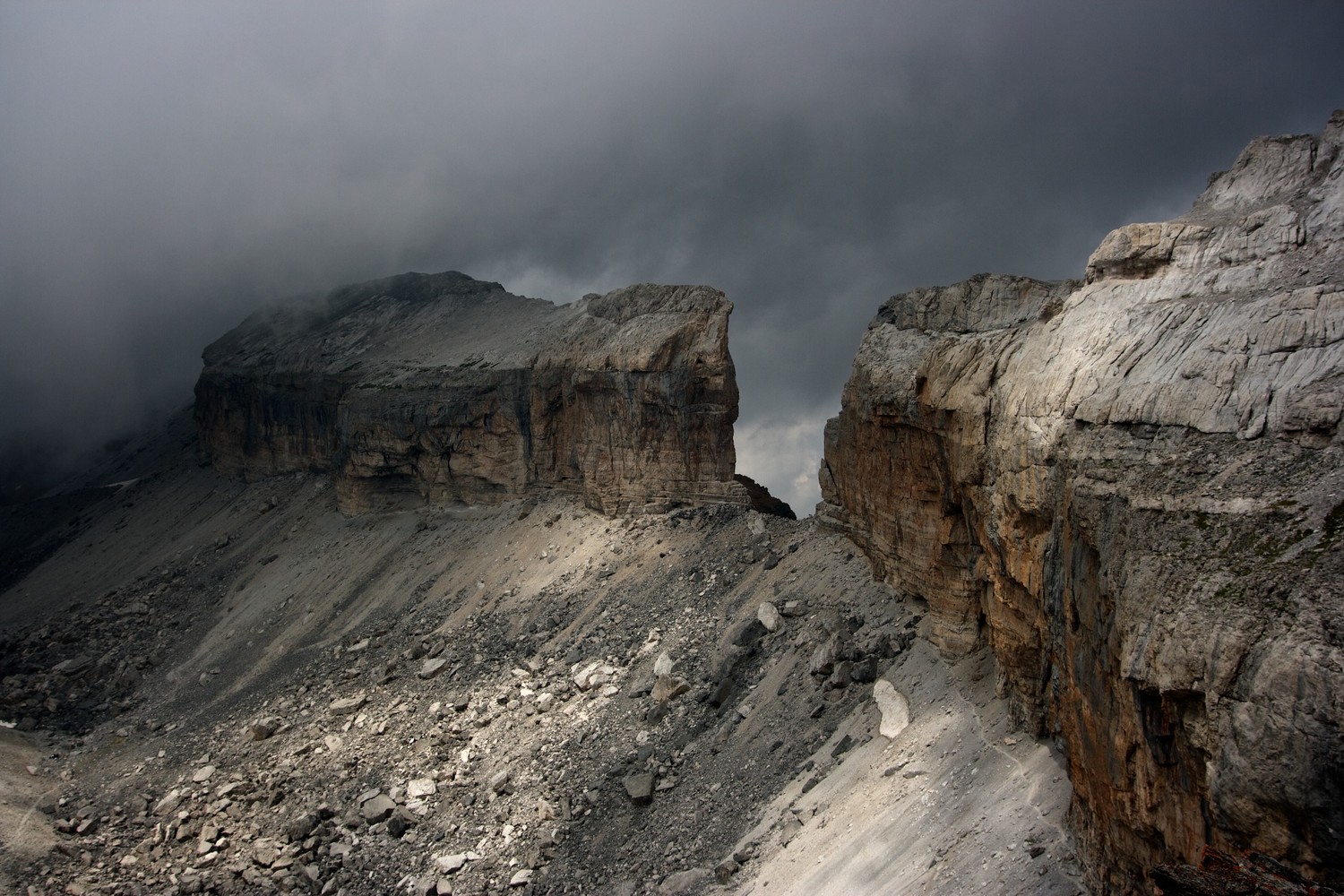 La brèche de Roland avant l'orage