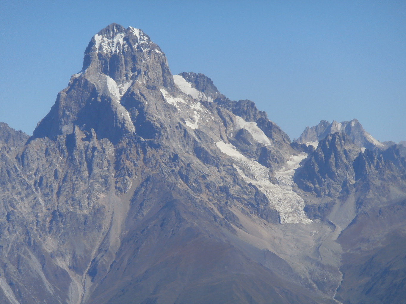 Avec le Gul glacier, la face Sud, vue depuis el Col laila 3000 m