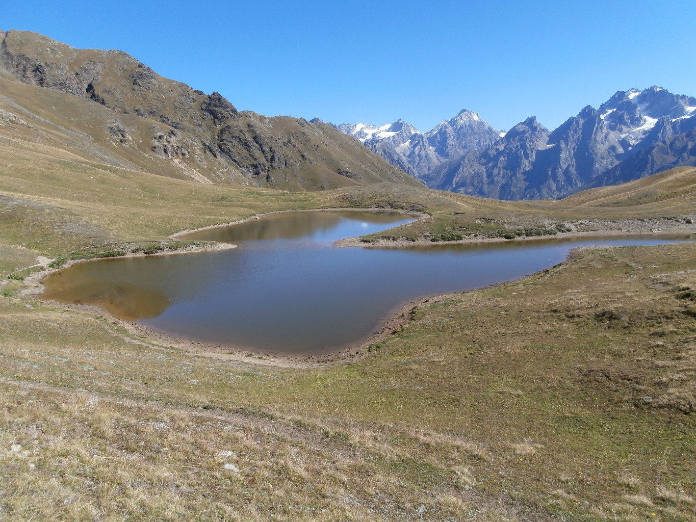 Vers 2700m des lacs pour le bivouac mais pas touche à la flotte