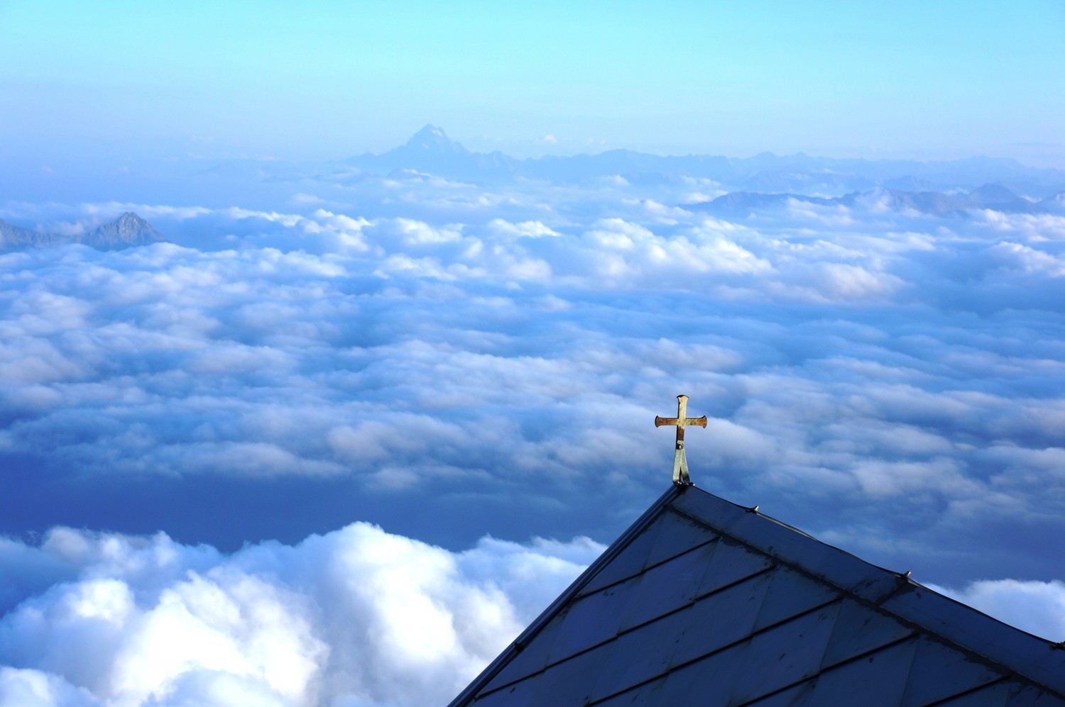Mer de nuage sur le Viso