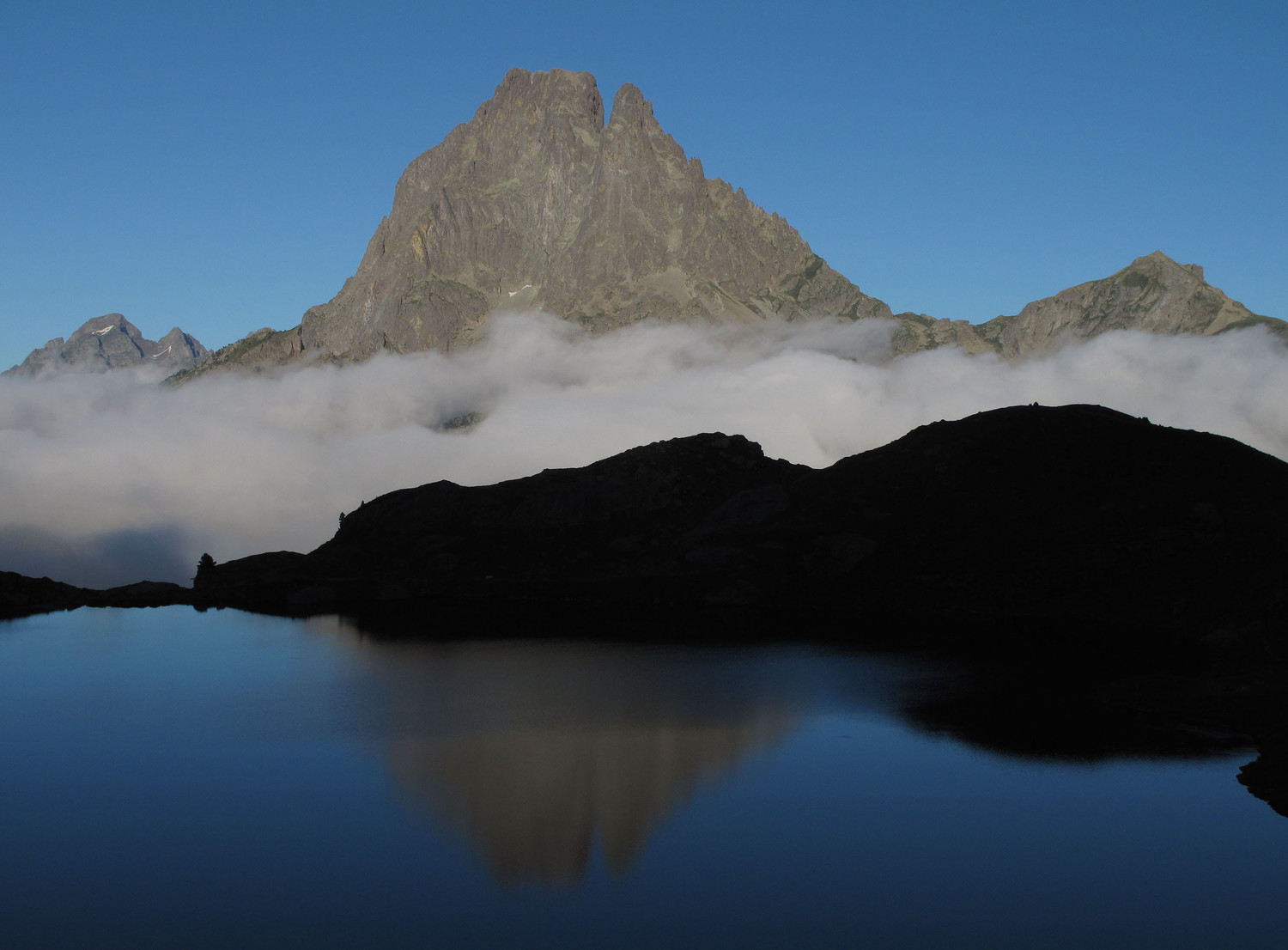 Lac Gentau & Pic du Midi d'Ossau