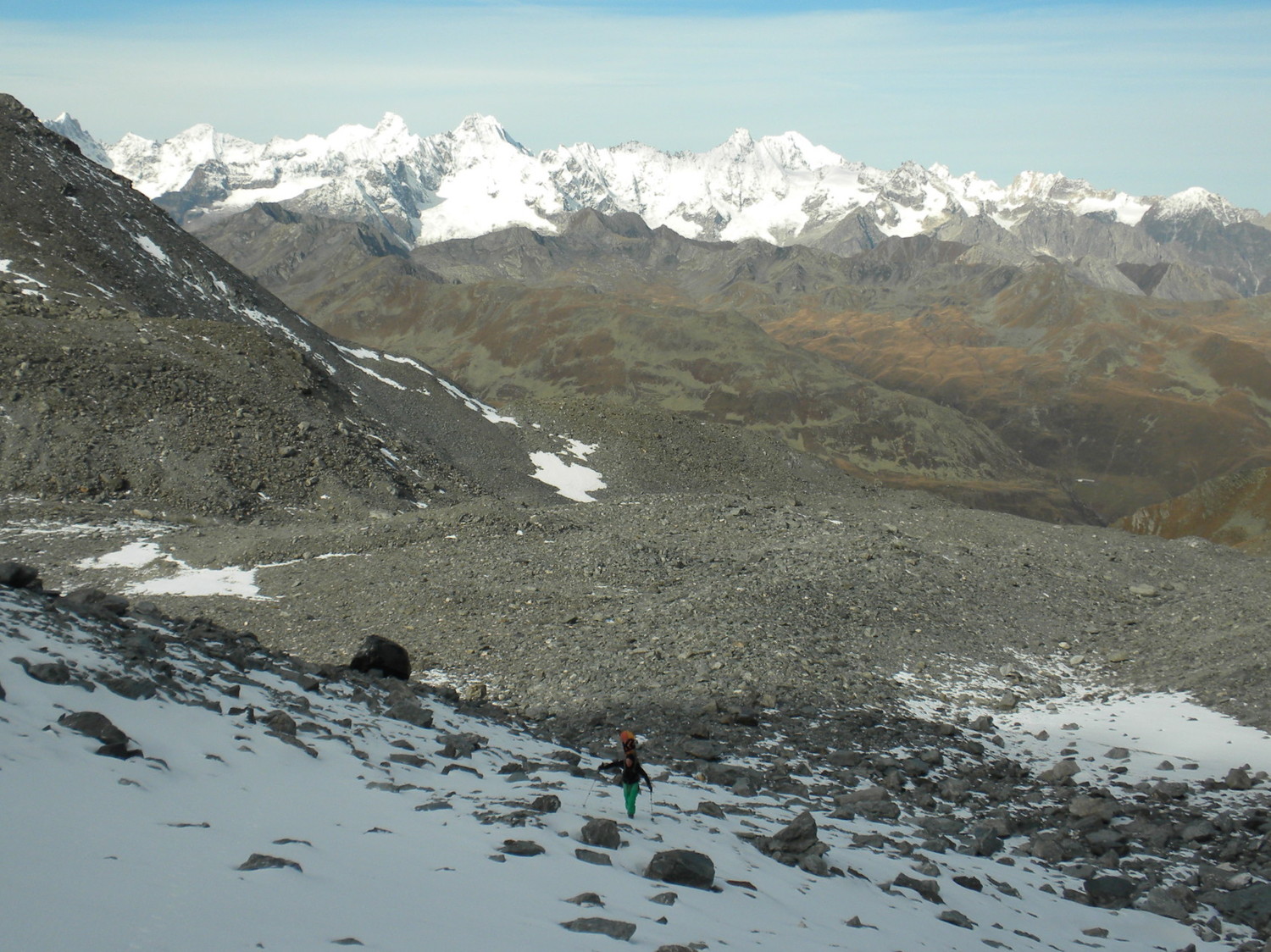 Enfin la neige!!!!! Derrière le massif du mont Blanc bien blanc