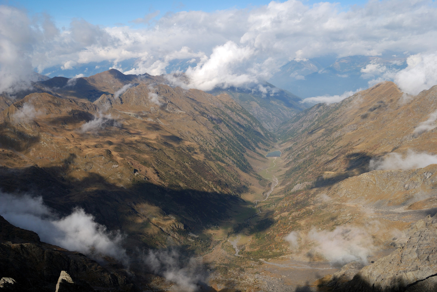 La Val d'Ambria in tutta la sua lunghezza dal Pizzo Rondenino 2747m