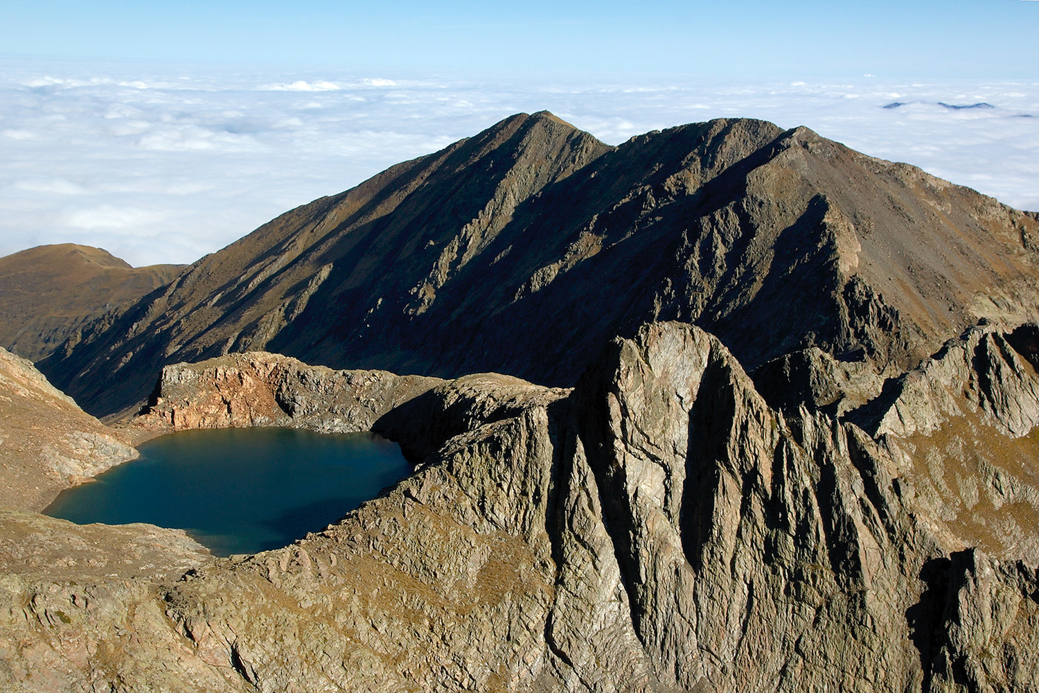 Lac de Nère Arrouge, pic d'Espingo depuis l'antécime S du pic d'Arrouge
