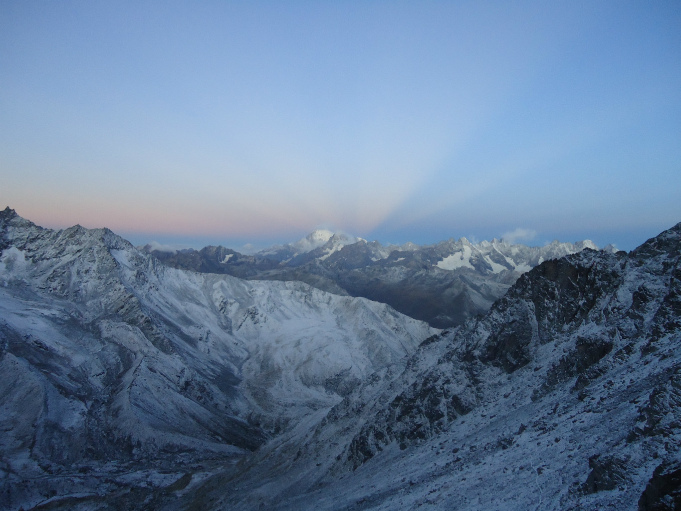lever de soleil sur le mont blanc