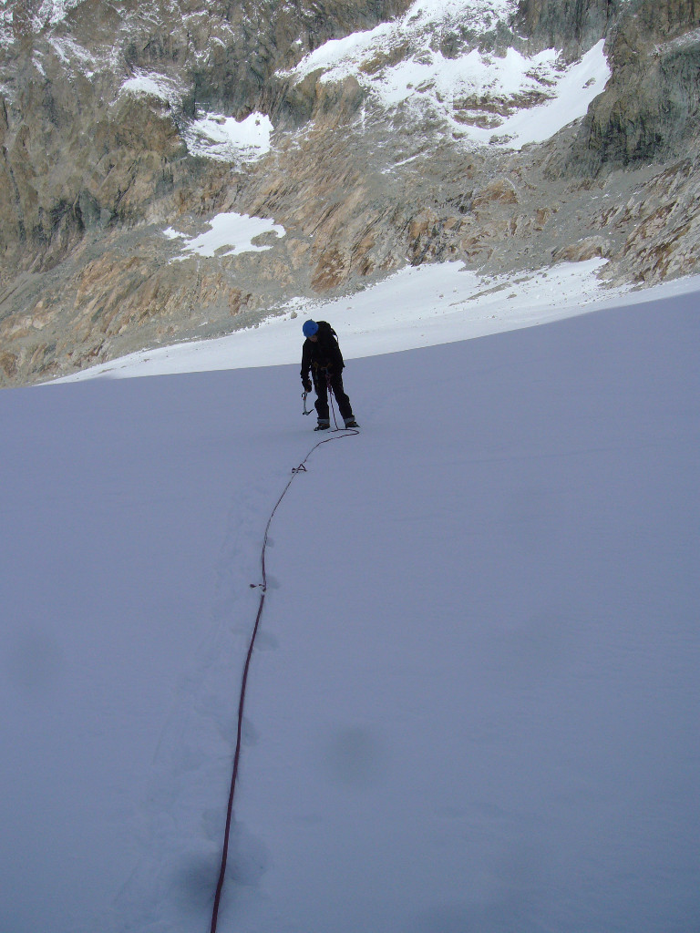 lulu à l'attaque de la pente sous le col