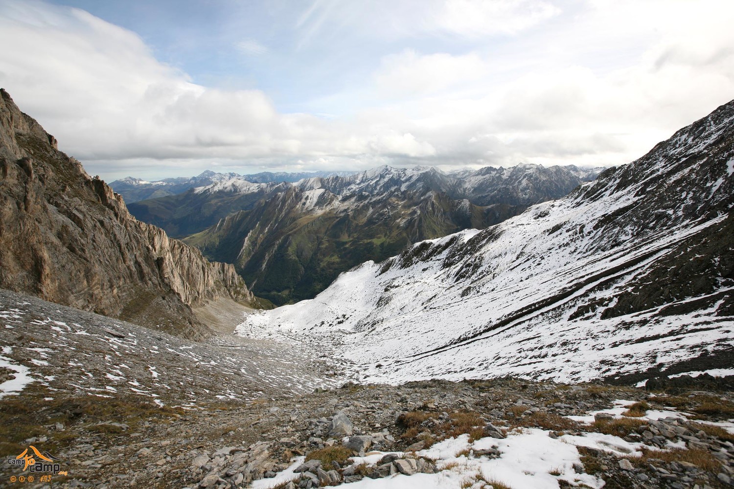 Vallon supérieur du col de Pourtet, avec en toile de fond le Pic du Midi d'Arrens