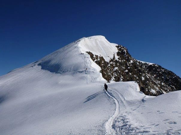 au pied de la dernière arête du Weissmies
