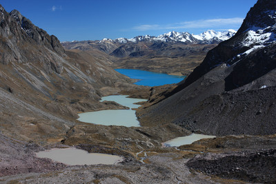 Vallée d'accès au Chumpe (Cordillera Vilcanota) Vallée d'accès au Chumpe (Cordillera Vilcanota)