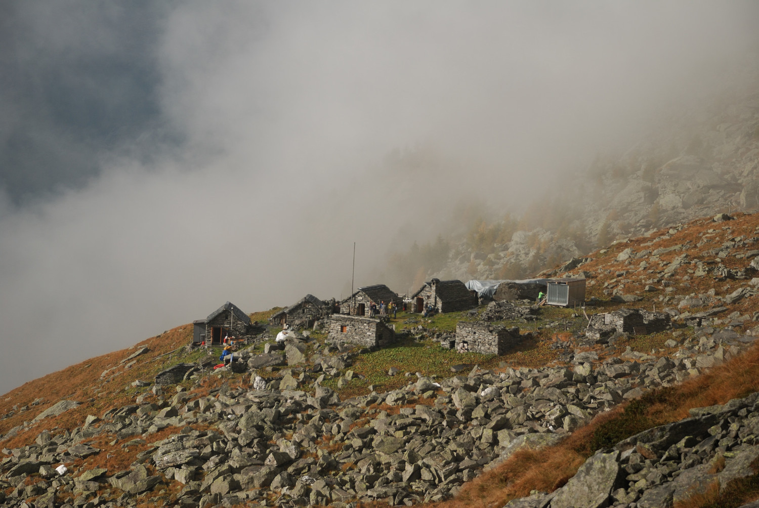 Alpe Fiorasca au lendemain matin, sur le chemin de la Bocchetta éponyme