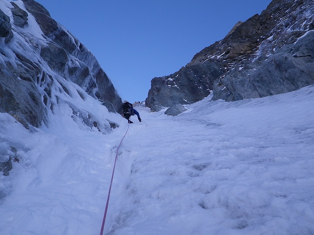 Dans le couloir N du Col du Glacier Noir.