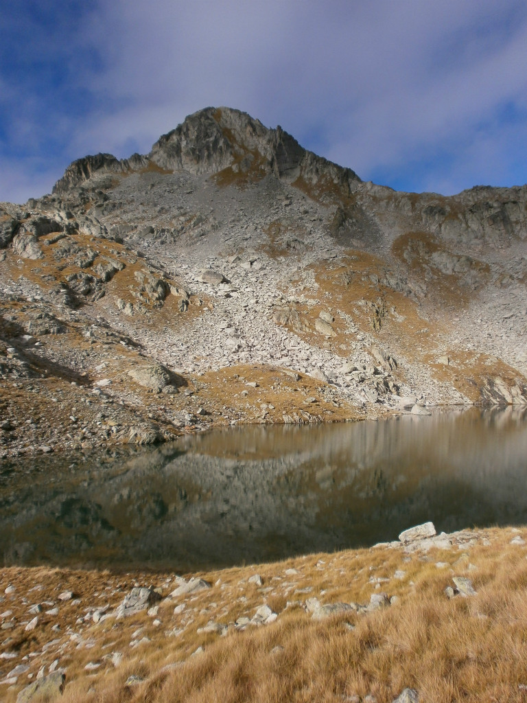 lac de Bassia et pic de Bernat-Barrau