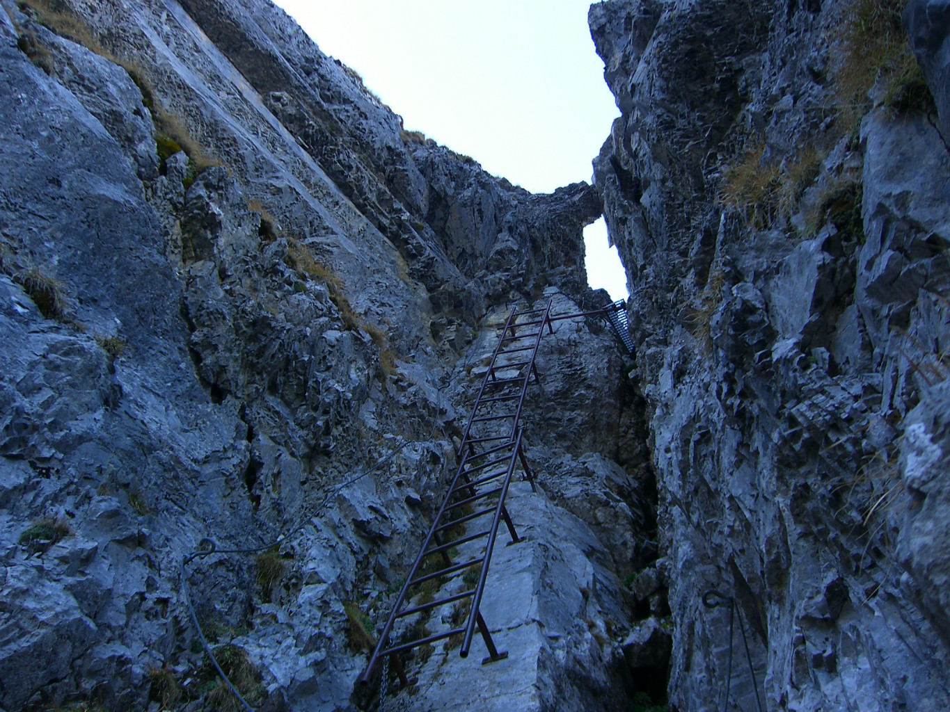 Tour des dents Blanches-echelles au col des Ottans
