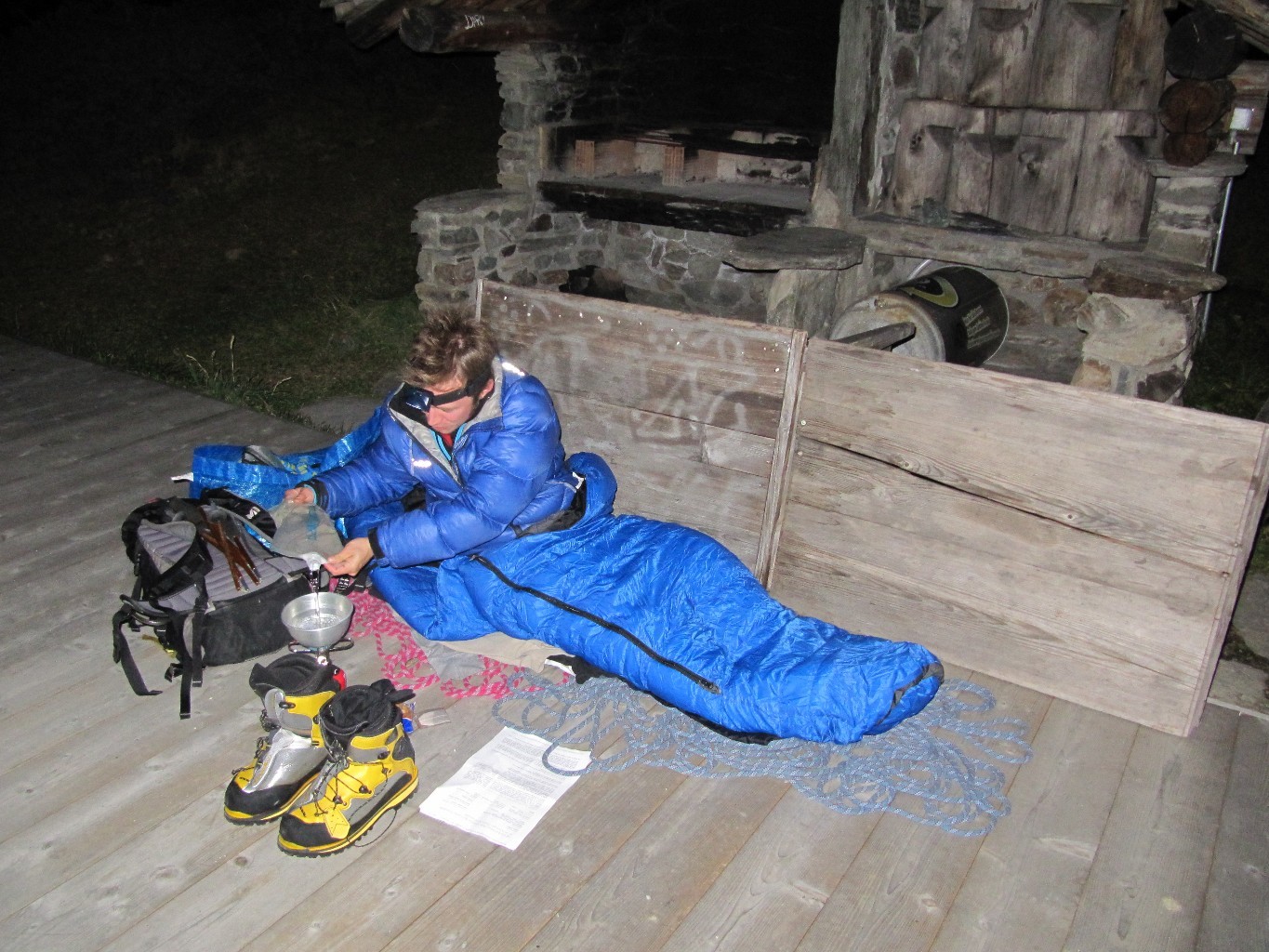 bivouac sur la terrasse de la cabane