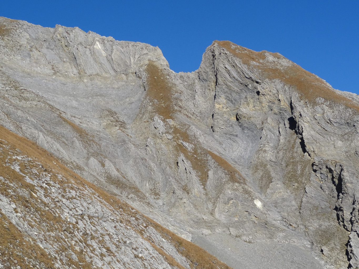 Croupe herbeuse - Brèche - Point 2654m - Option 2 en bas à droite