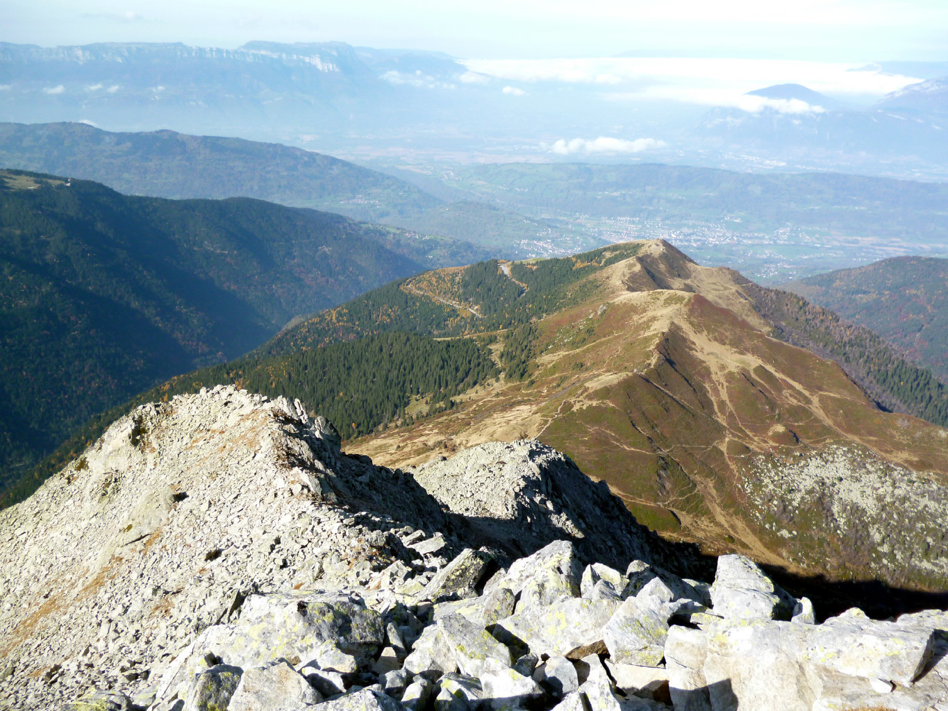 Grands Moulins: Arête NW.