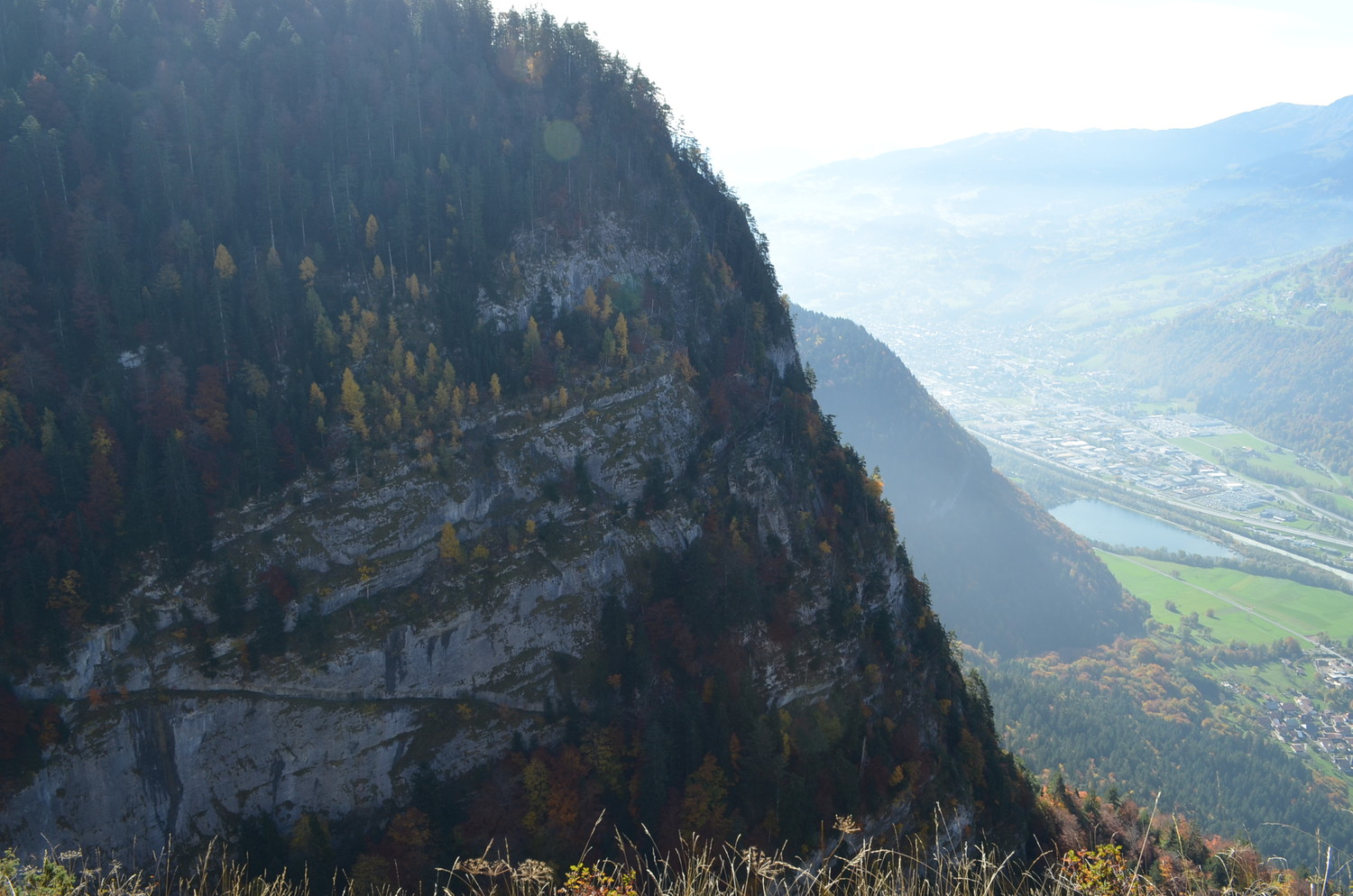 Tête de Lassy - vue plongeante sur le Lançoir et la vallée de l'Arve