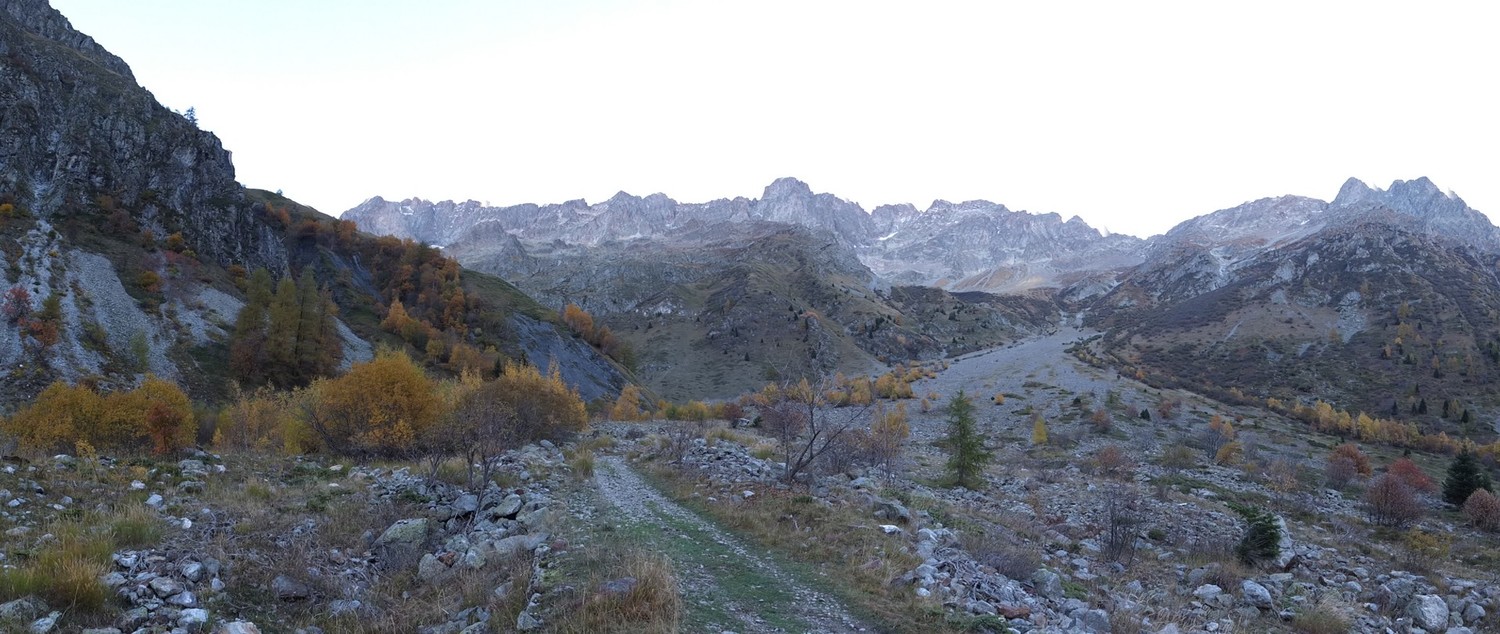 A l'entrée du vallon vers le col de la Muzelle : la pointe Swann