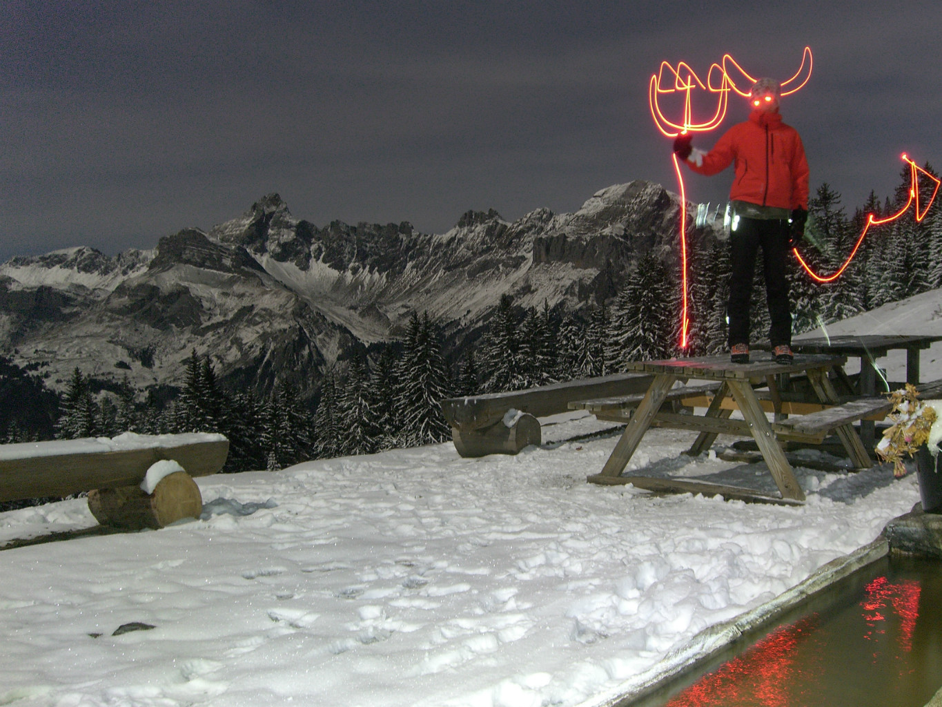 Les soirs de pleine lune le diable descend de la croix de fer (auteurs: Léo et Rémi)