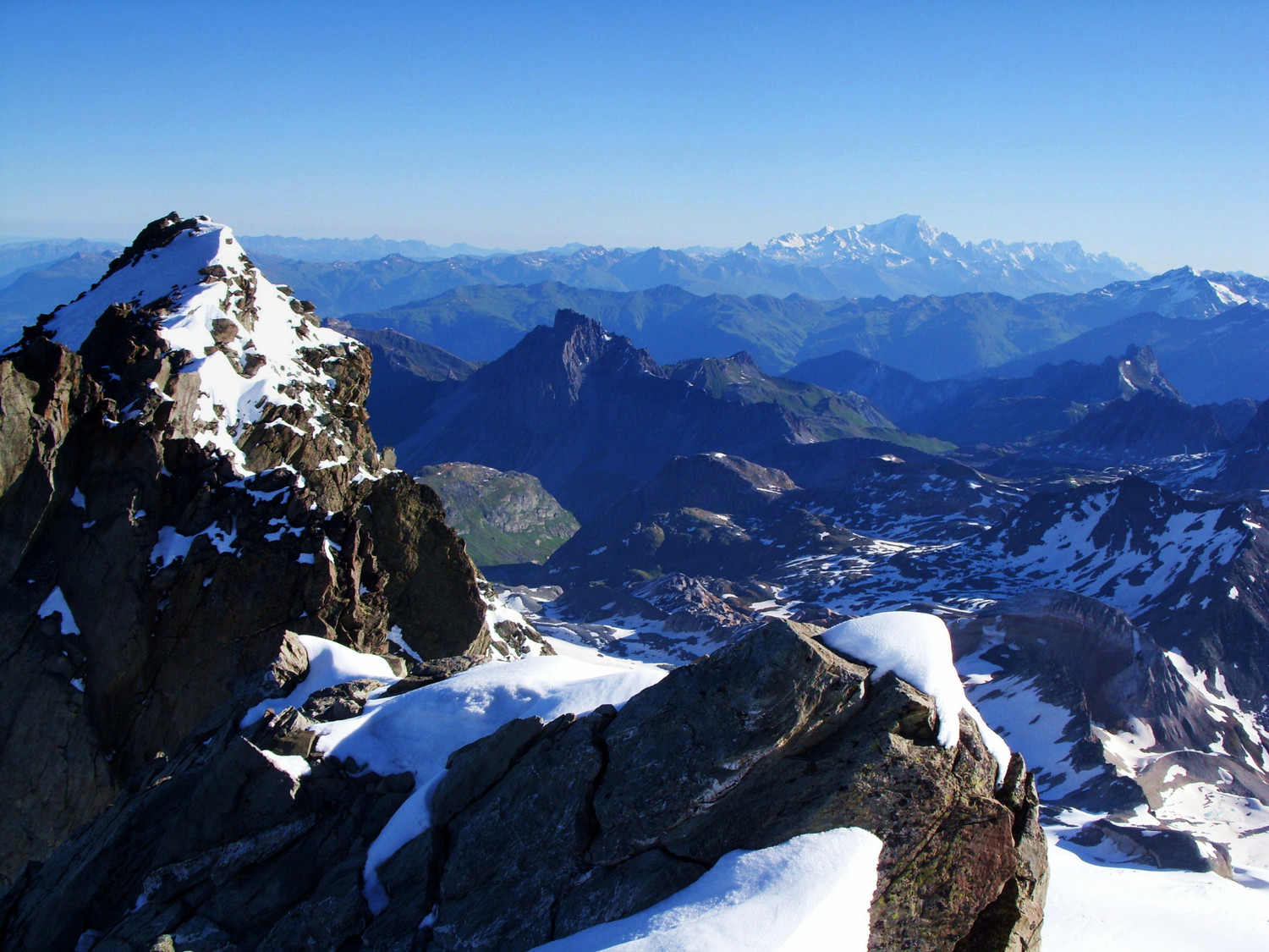 Depuis le sommet, vue vers le Mont Blanc