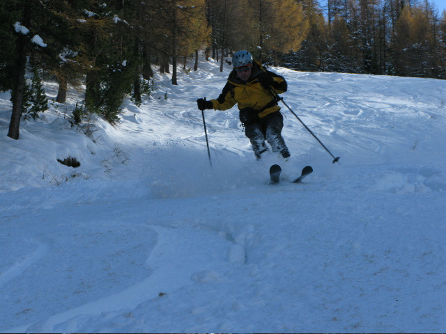 Marco mentre firma
