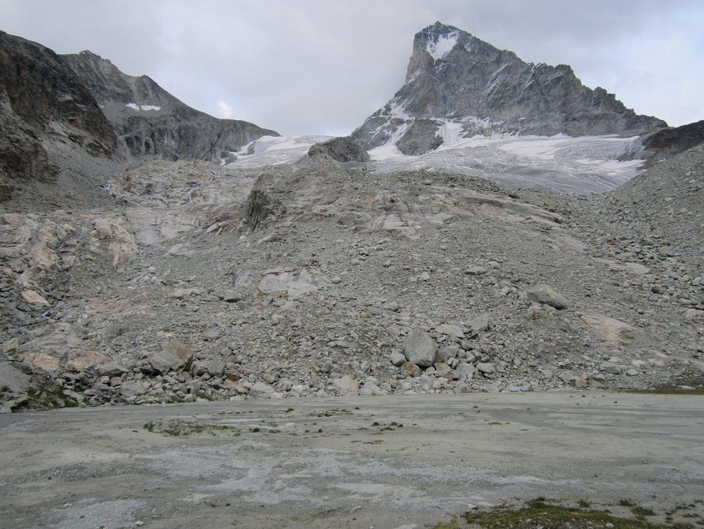 marche d'approche pour le refuge de la dent blanche