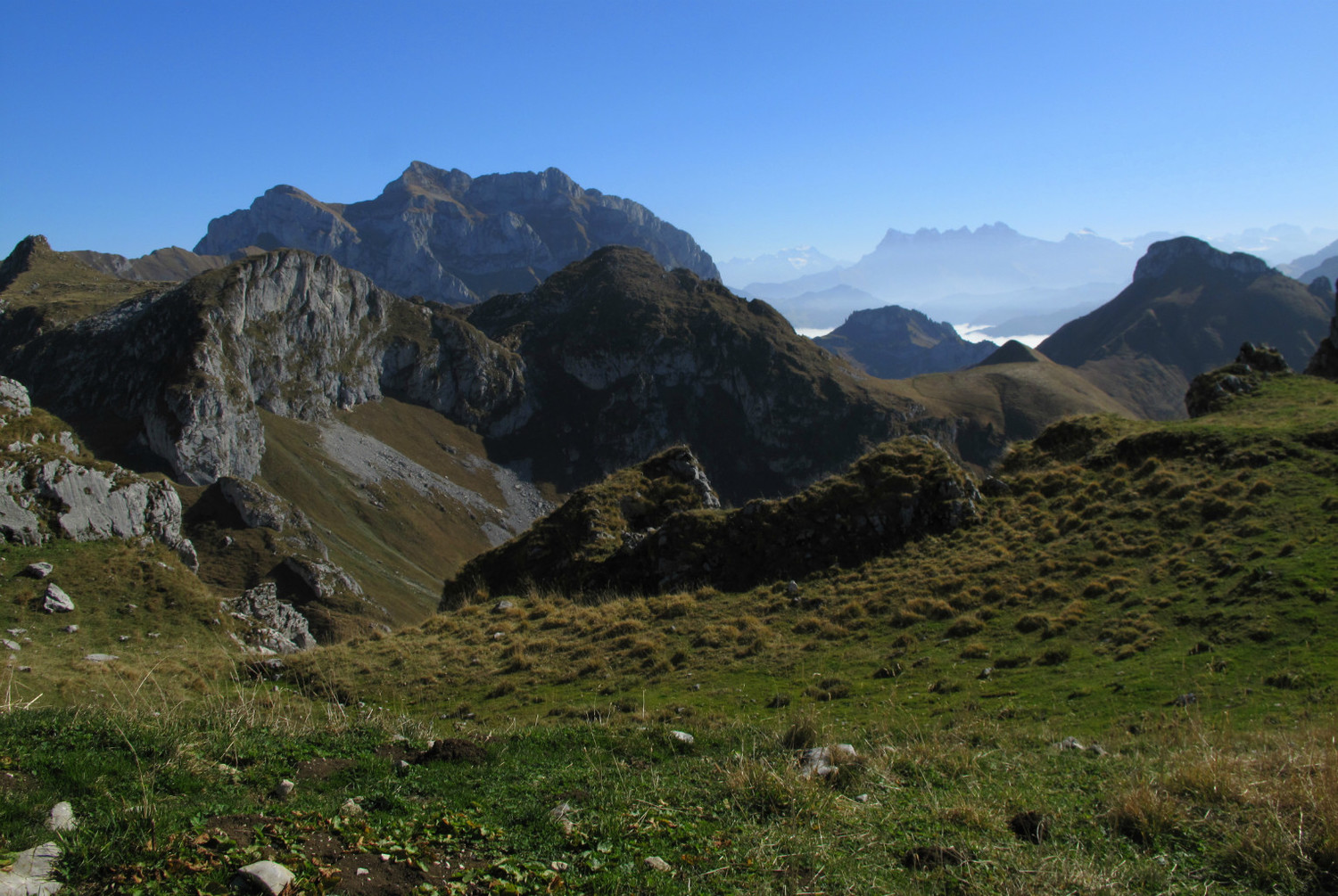 En direction des Cornettes de Bise, depuis les pentes du Château d'Oche