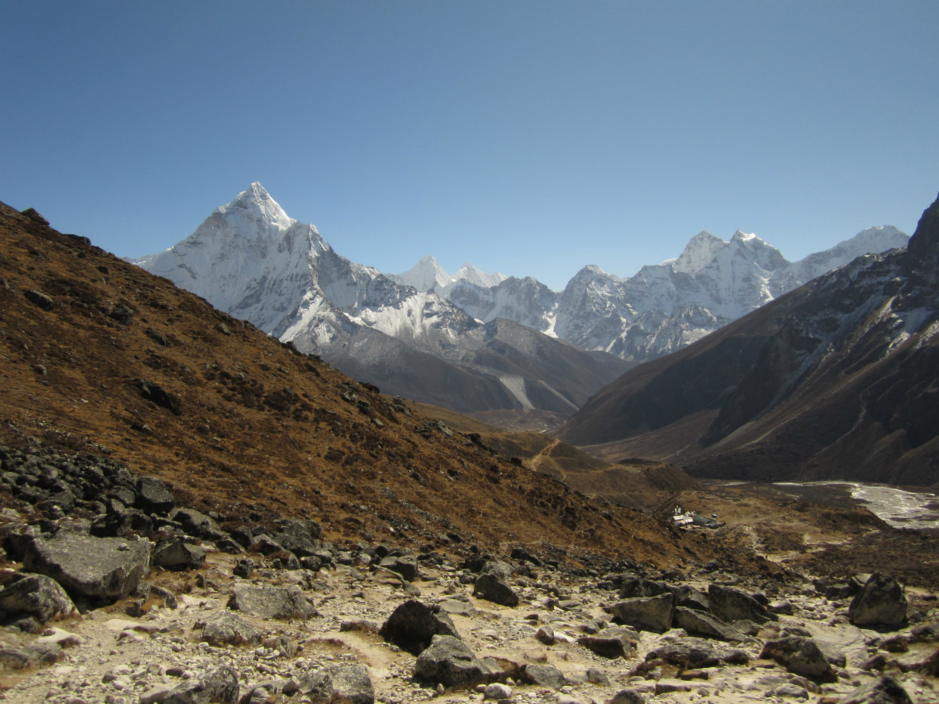Ama Dablam (entre autres) depuis le Lobuche Pass