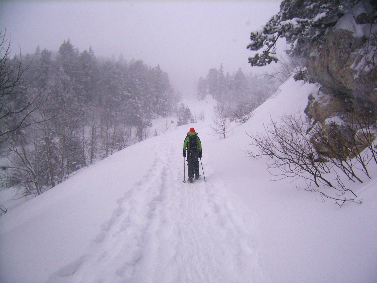 Montée dans la tempête de neige