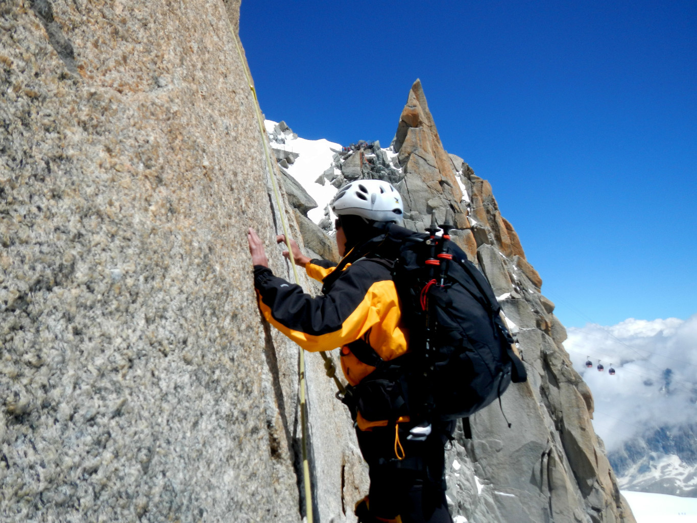Escalade à l'arête des Cosmiques