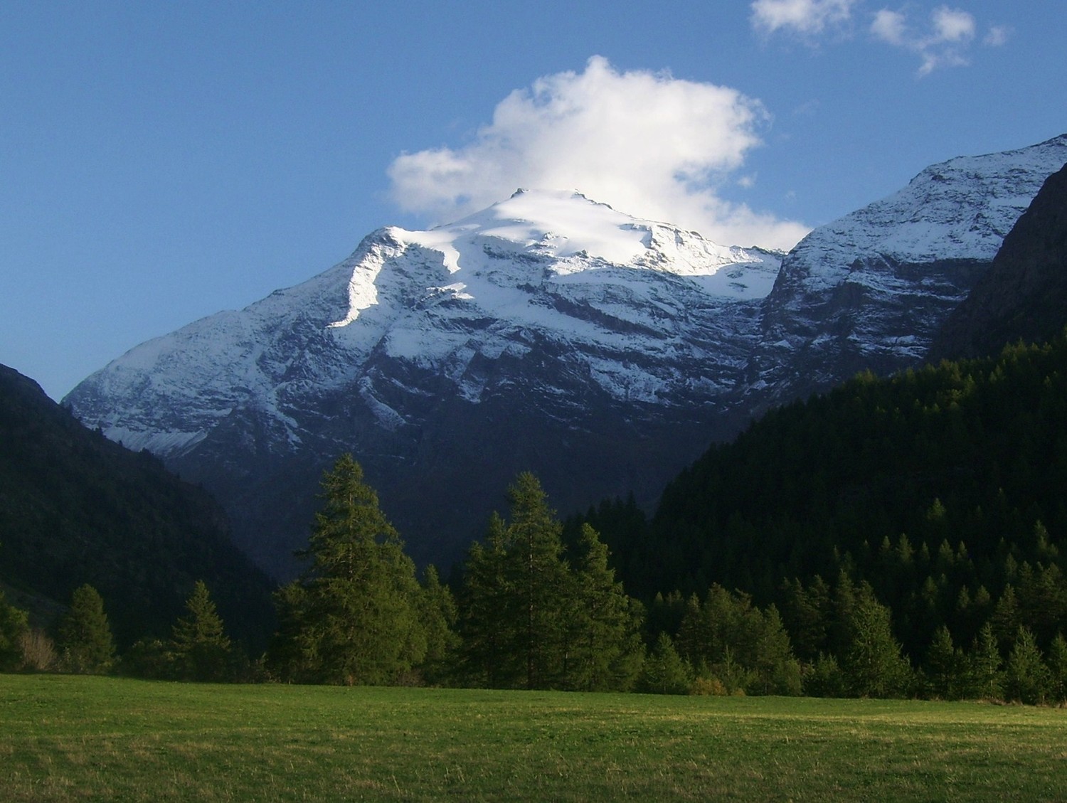 Le versant nord, vu depuis la Goulaz