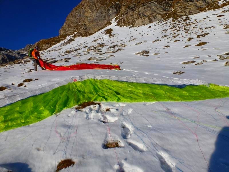 préparation des ailes dans la neige