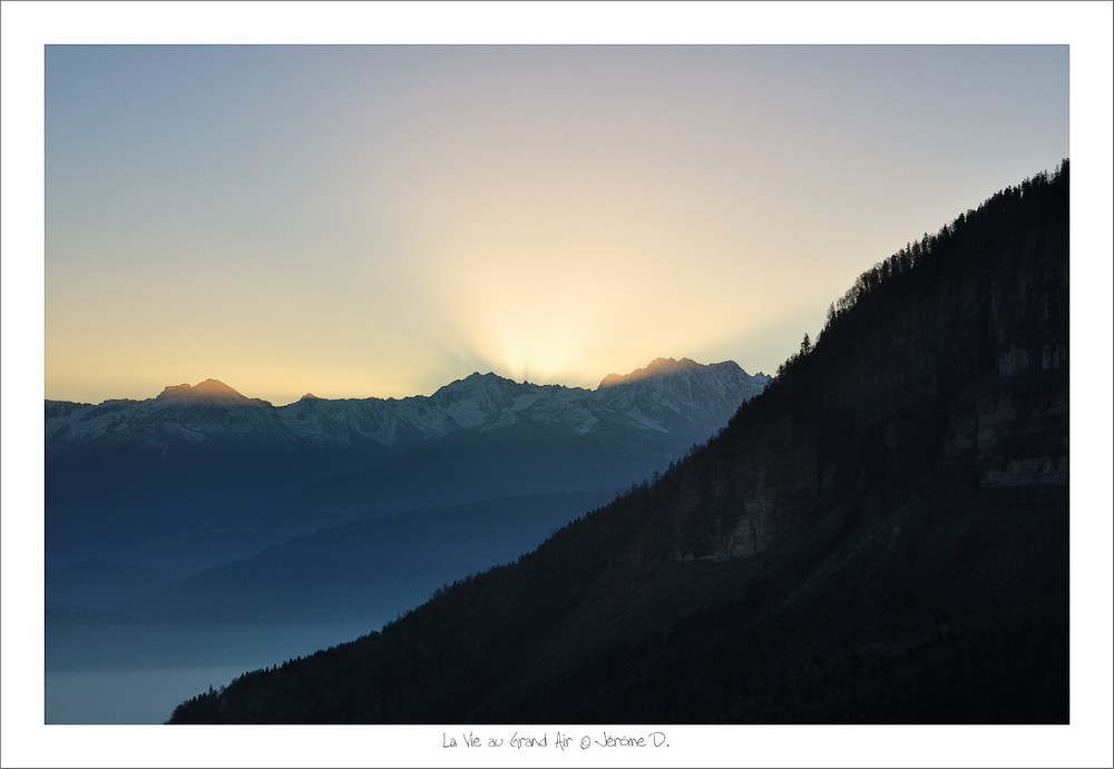 les premiers rayons passent les sommets