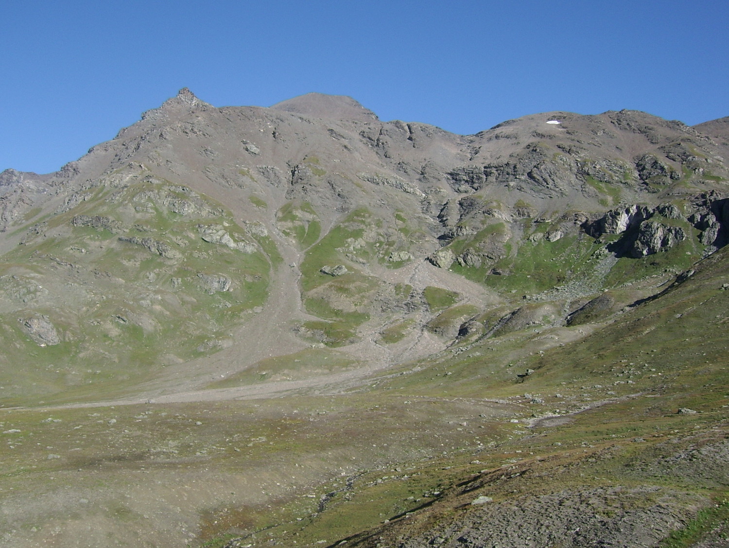 Le versant sud de la Sana