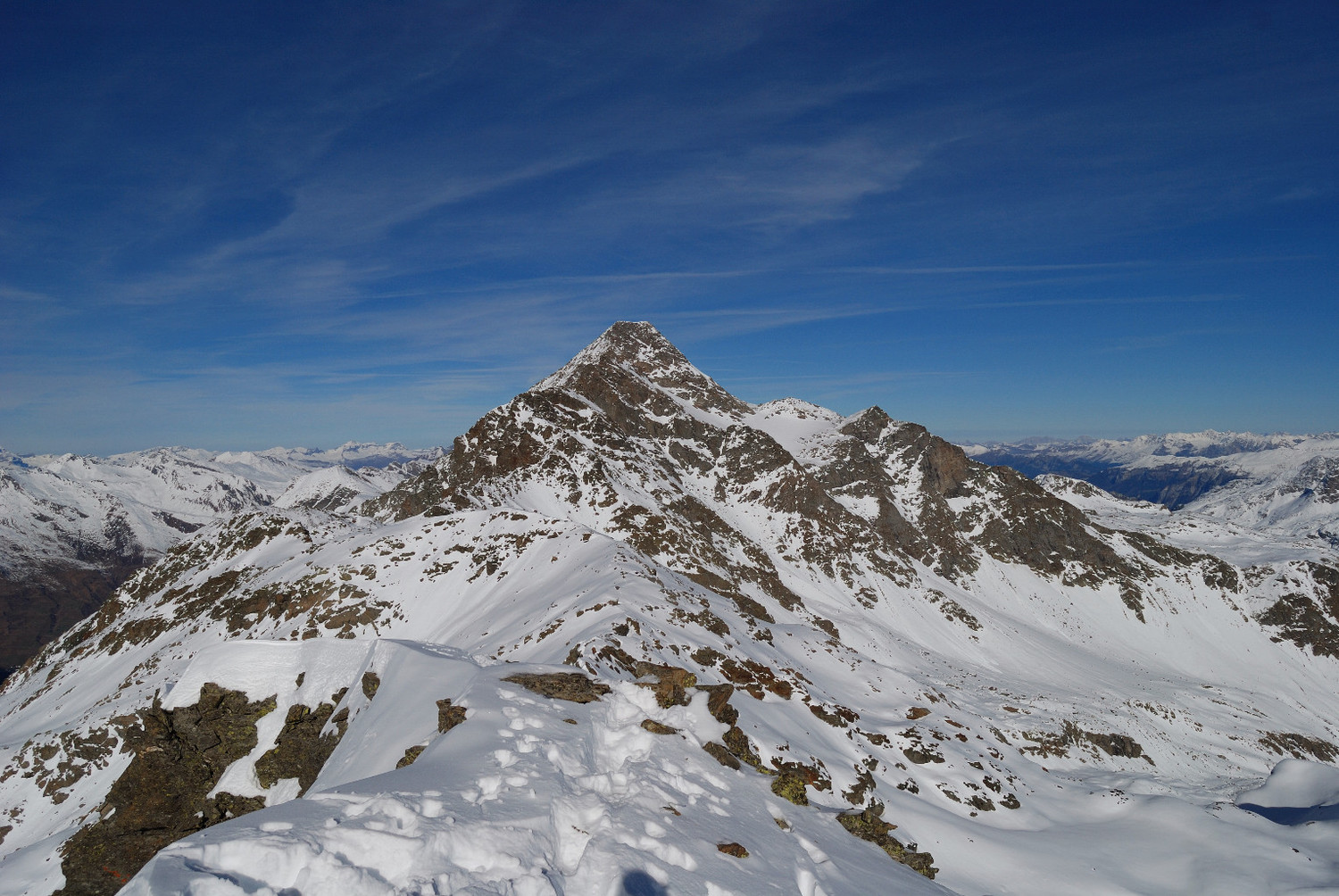 Pizzo Tambò 3274m dalla Cima ccentrale di Val Loga 3004m